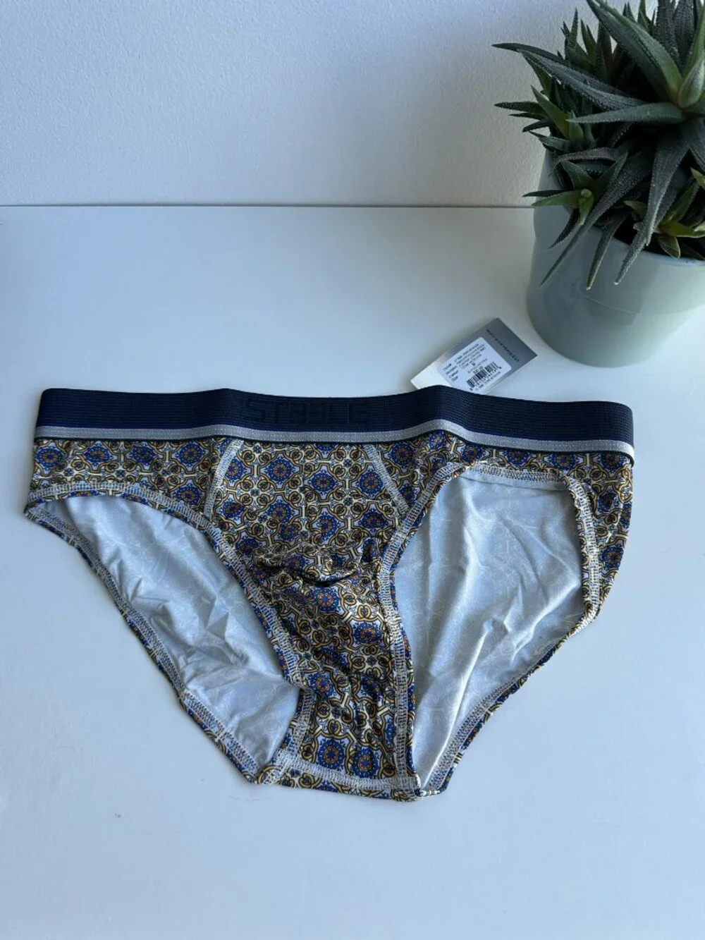ST33LE - Low Rise Briefs - Ochre Medallion (M)